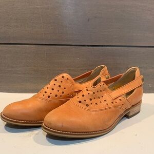 Caterpillar Womens Mona Slip-On Leather Loafers Tan Orange Size 7.5 Retro Casual